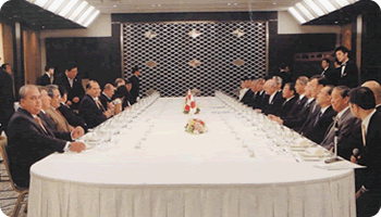 2012年 ウマラ大統領来日夕食会 右手前から3人目 社長 中山博允